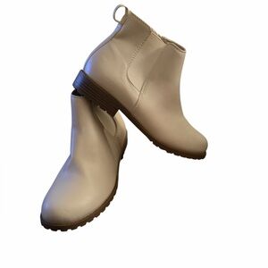 Sonoma•Cilantro Ankle Booties in Bone Color